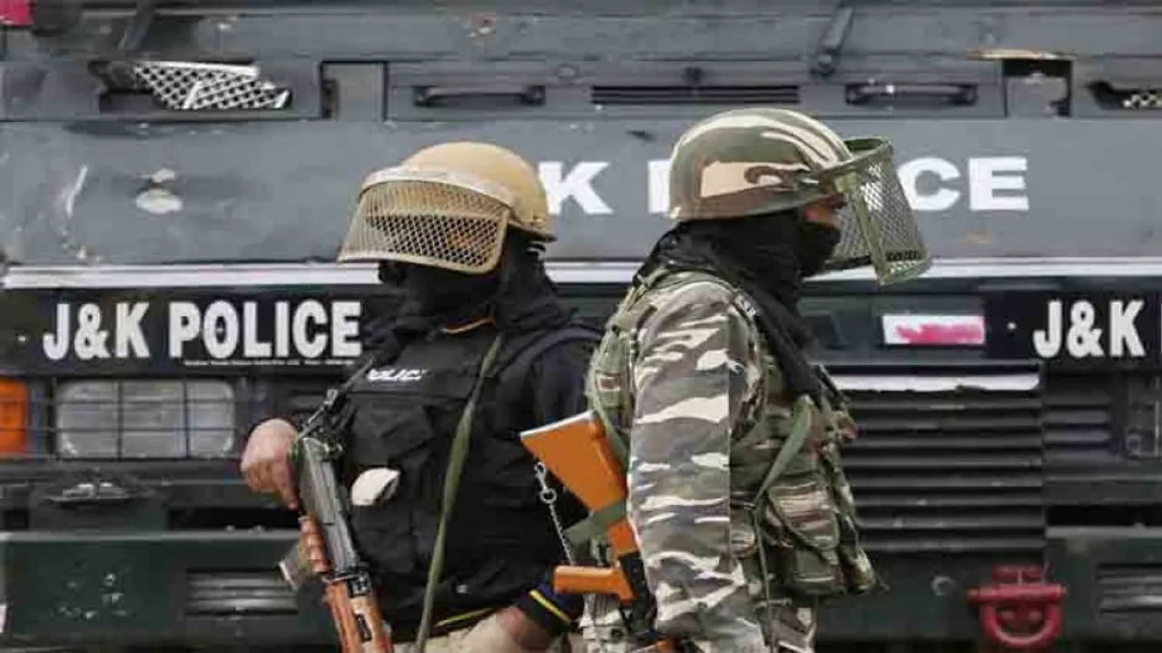 Policeman, 3 militants killed in Srinagar gunfight