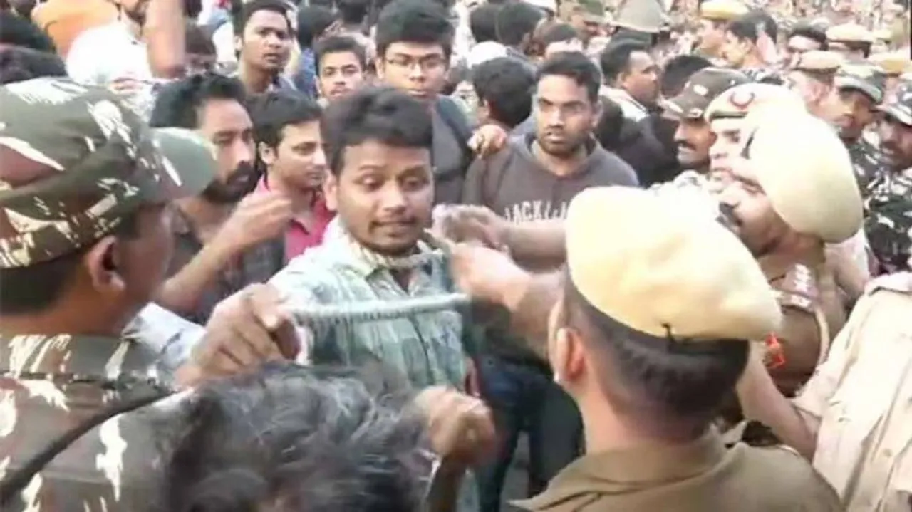 JNU Students Taunt Cops, Confine Minister