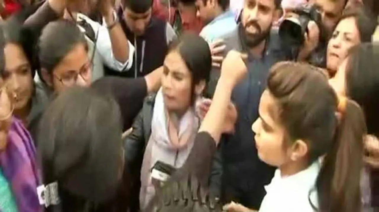 Scuffle Between Media, JNU Students During Presser