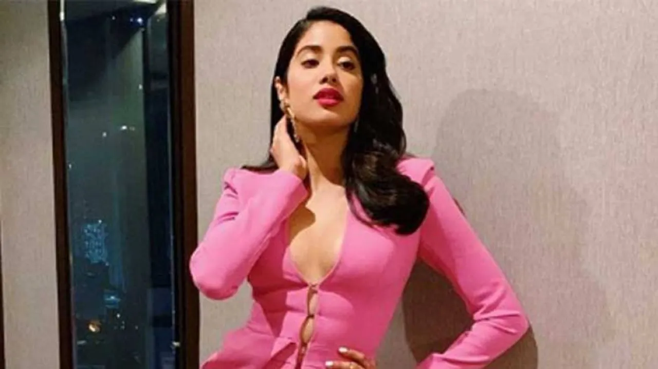 Actress Janhvi Kapoor Fond Of This Male Item!