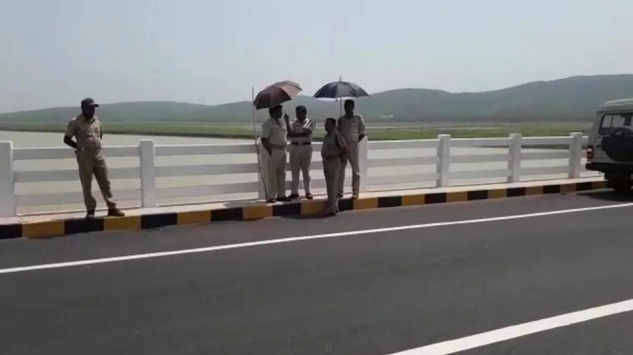 Five detained for discarding friend's body under bridge