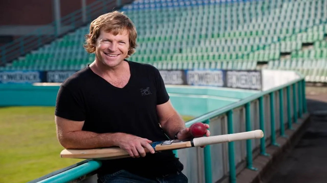 Jonty Rhodes blessed with son in Mumbai hospital