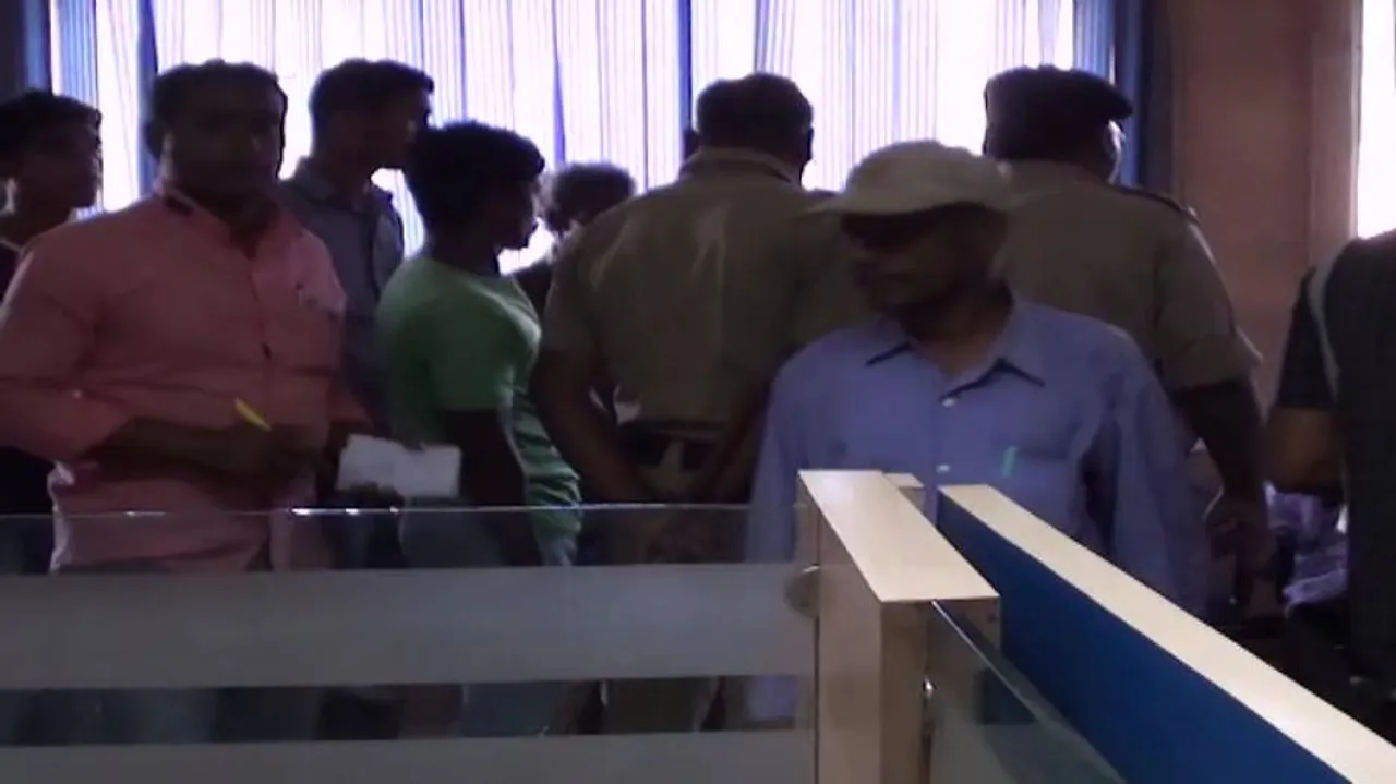 Miscreants loot Rs 19 lakh from Keonjhar bank