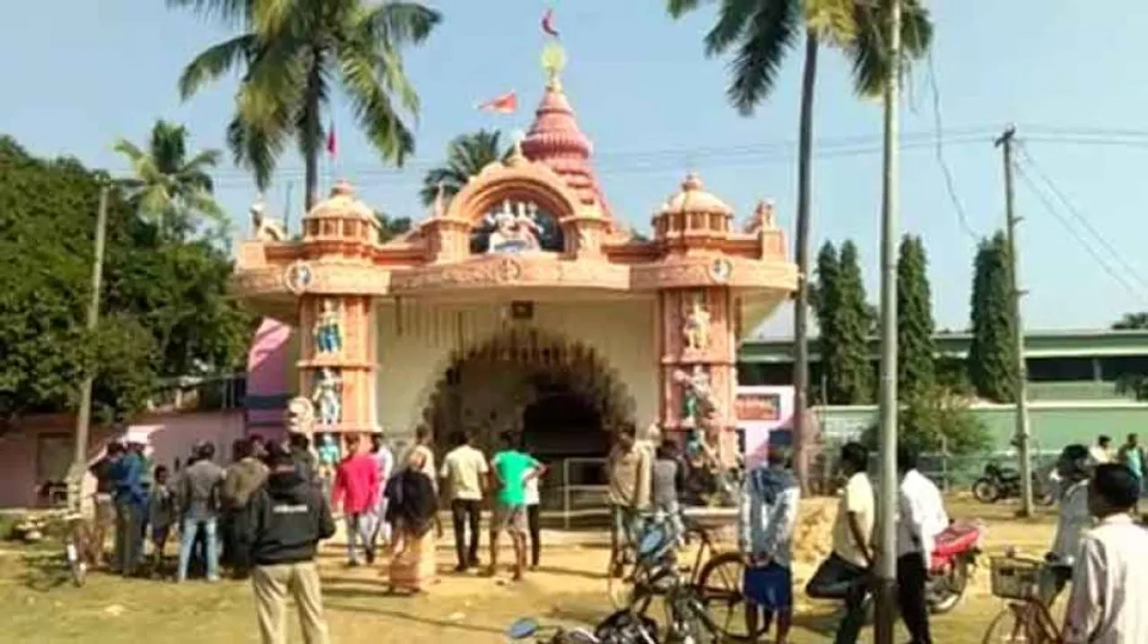 Jewellery, cash worth lakhs of rupees looted from two temples
