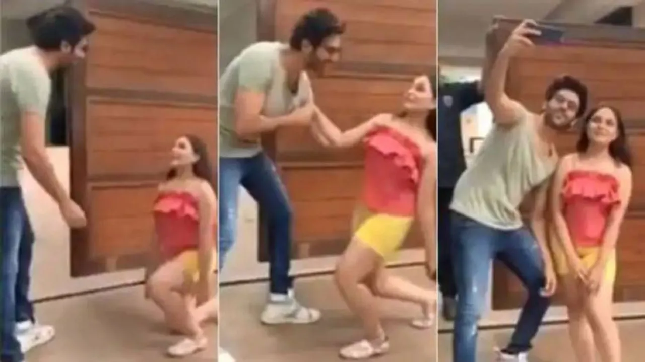 Kartik Aaryan Proposed By Girl On Knee!