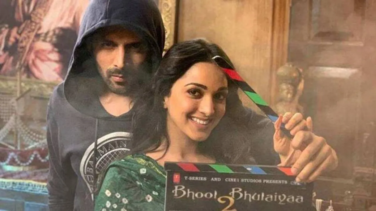 Kartik, Kiara strike romantic pose surrounded by 'witches'