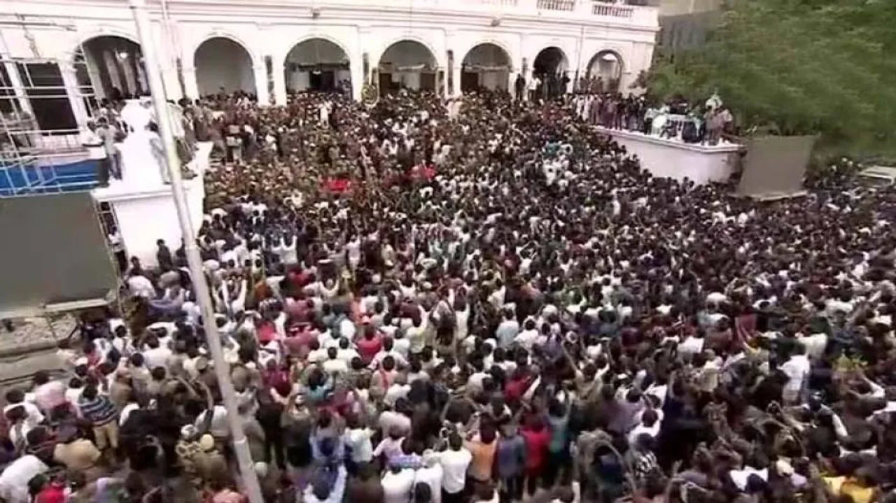 Karunanidhi death: 2 killed in stampede at Rajaji Hall in Chennai
