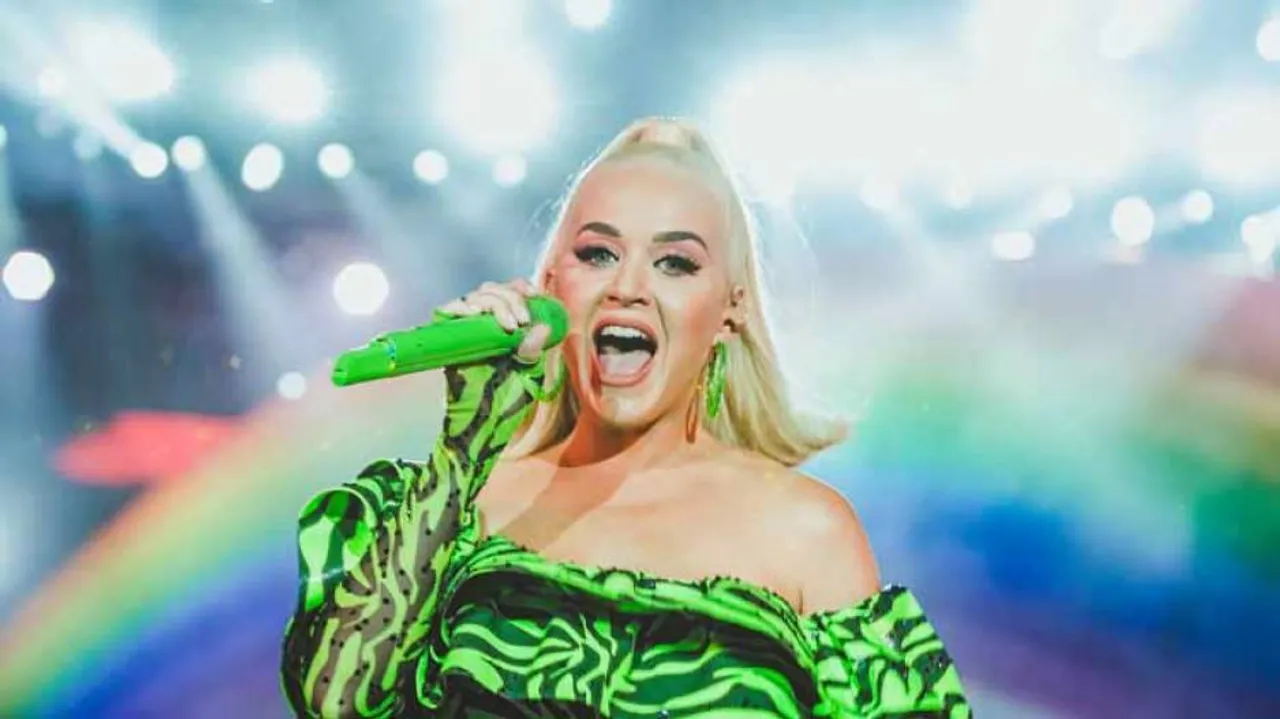 Katy Perry's Firework In Mumbai