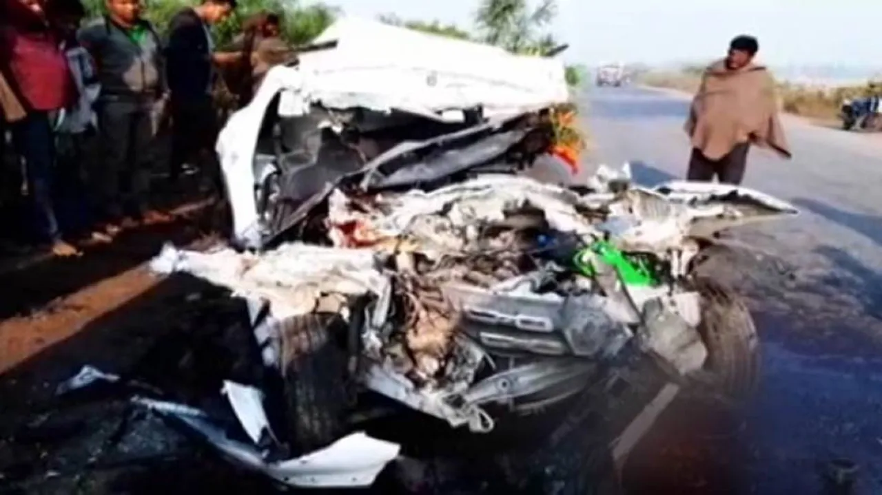 5 killed, 1 critical after car rams into another vehicle in Kendrapara