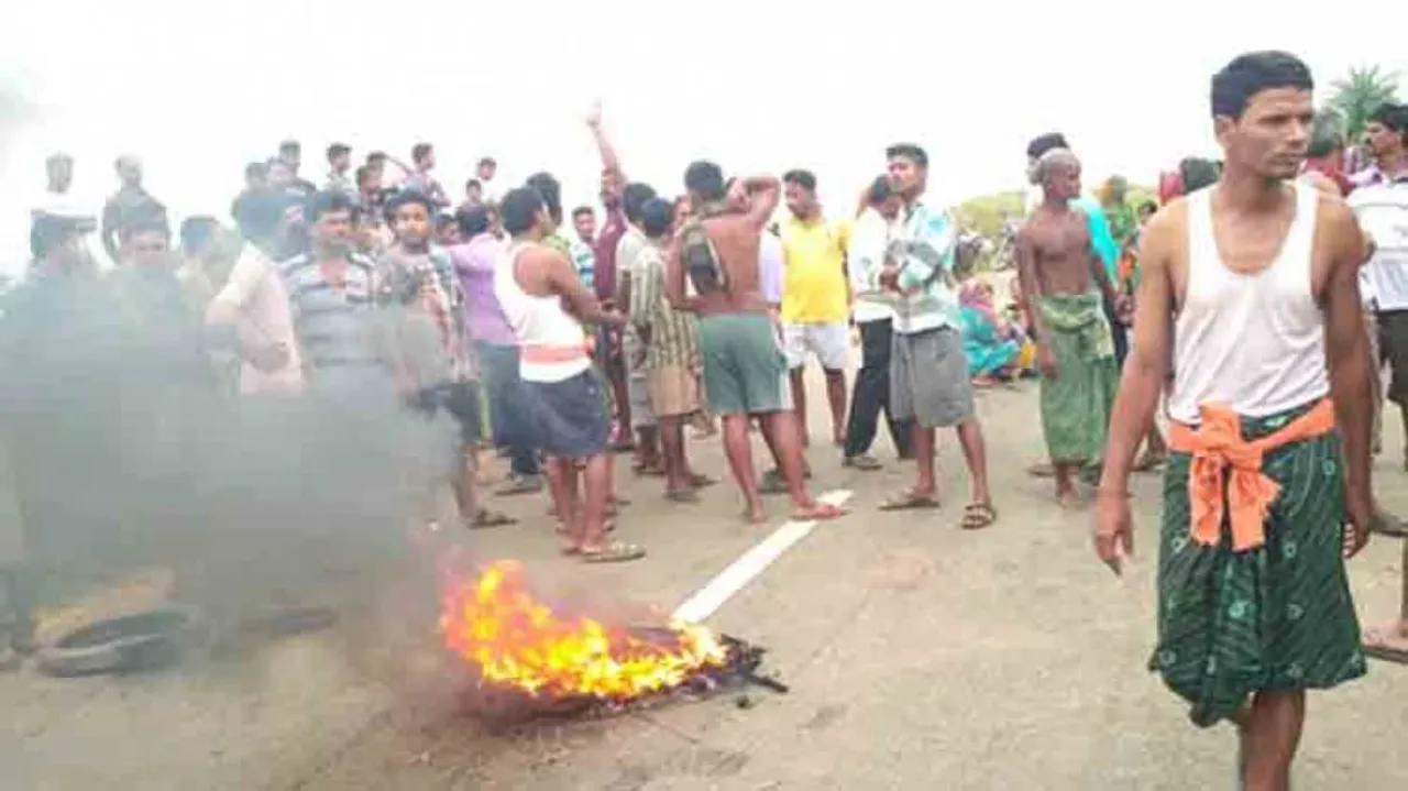Youth picked by cops over mobile theft dies, kin allege foul play