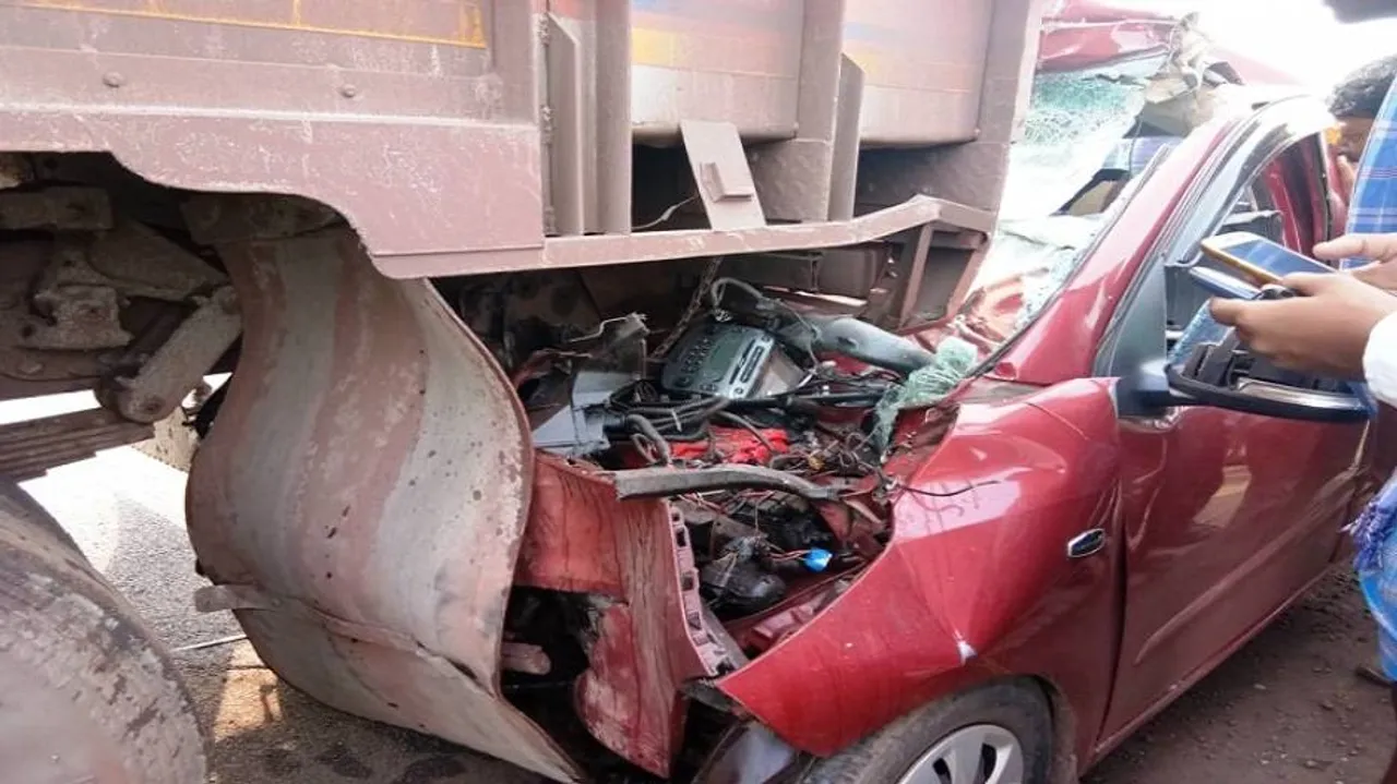 2 killed as car rams into stationary truck in Keonjhar