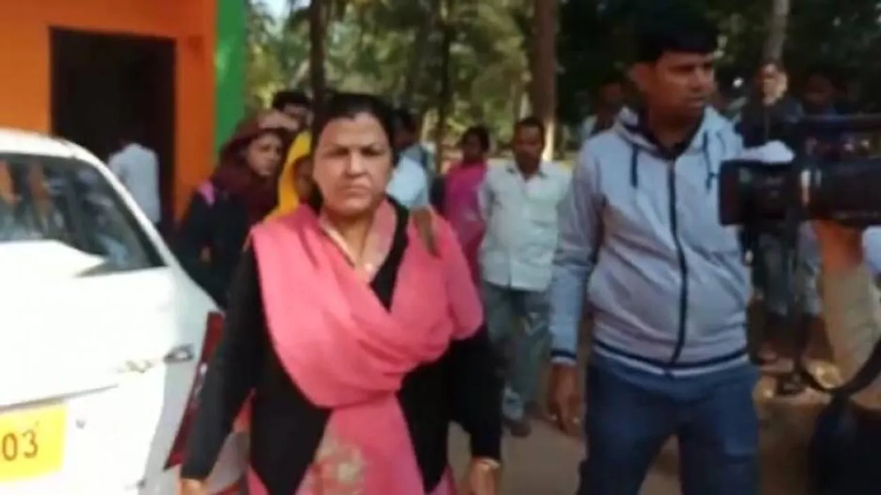 Jatni Municipality executive officer arrested by Vigilance