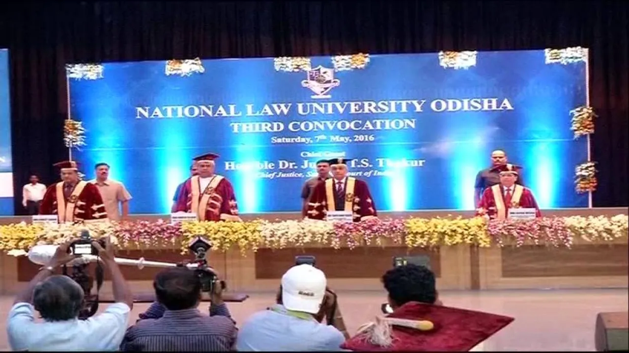 CJI asks graduates to be torch-bearers of rule of law