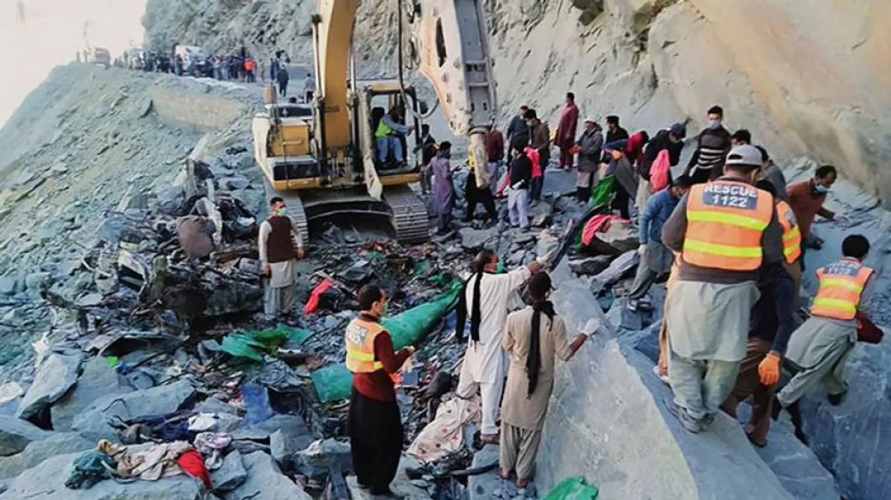 16 Dead In Pakistan As Landslide Hits Passenger Bus