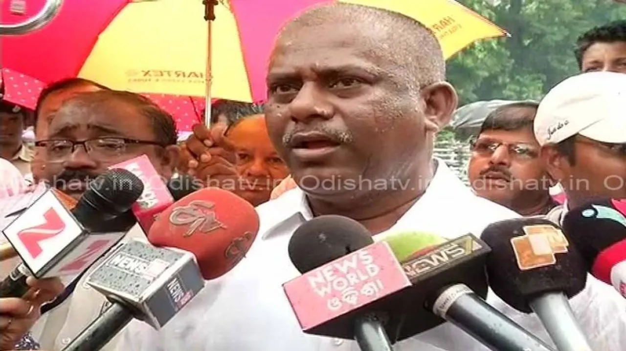 Block grant teachers demand written notification from Govt to withdraw stir