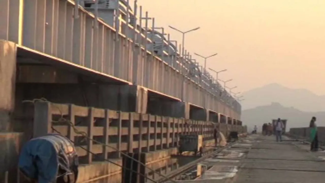 Cracks On Spillway Near Lower Indra Pose No Threat To Dam: Scientific Team