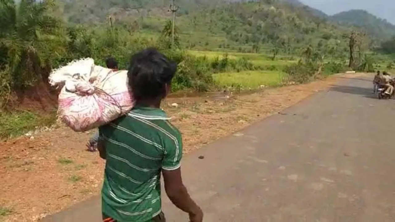 Cyclone Titli mismanagement: Man carries daughter’s body on shoulders after 'police snub'