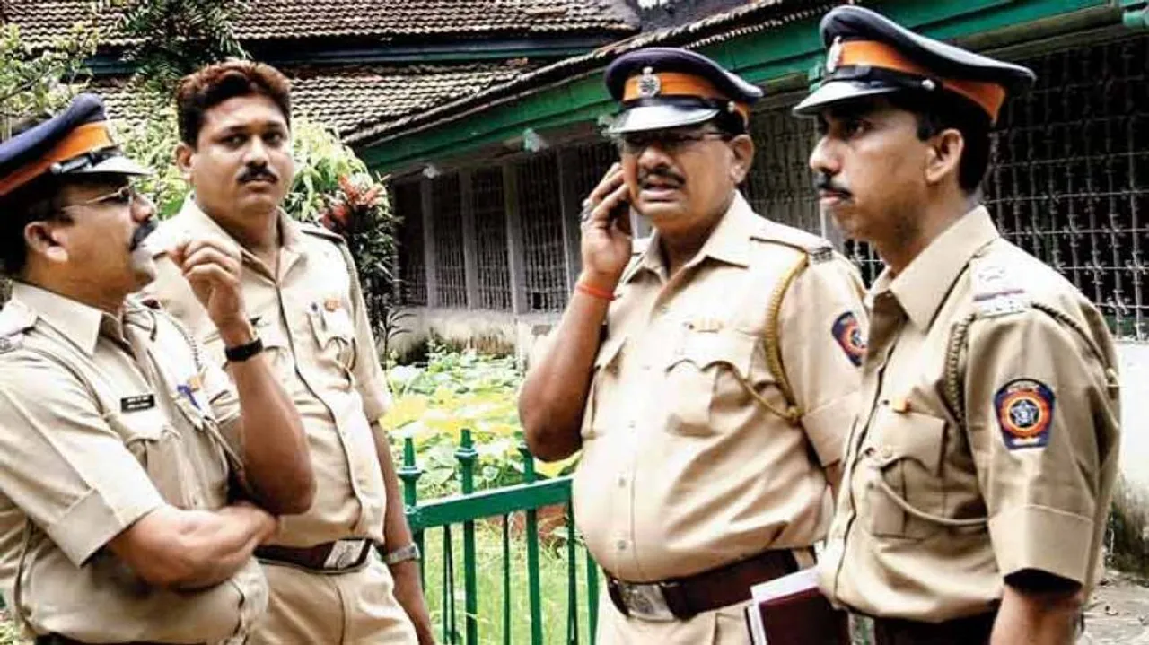 Blast outside polling booth in Maharashtra