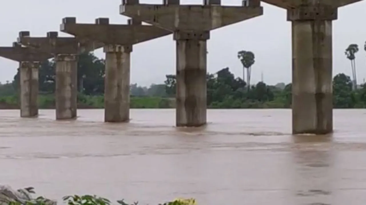Rain Subsides, Saveri River Still In Spate In Malkangiri