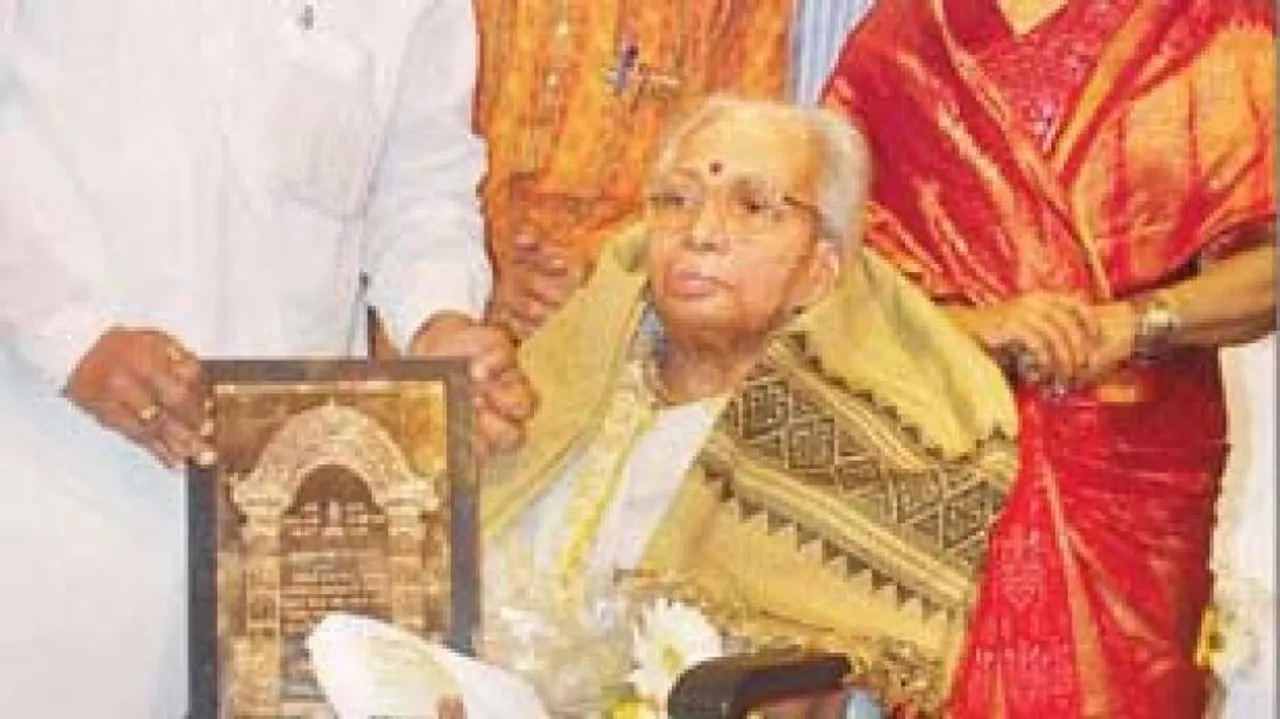 Veteran actress Manimala Devi passes away