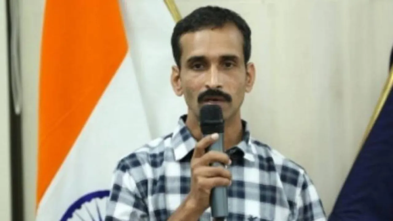 Top Leader Of CPI (Maoist) Surrenders Before Police