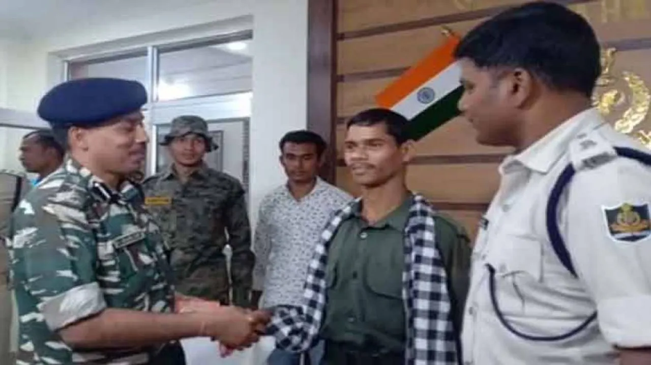 Hardcore Maoist Carrying Rs 4 Lakh Reward On His Head Surrenders In Odisha
