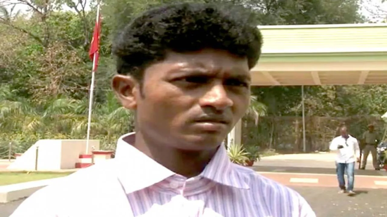 Maoist surrenders in Malkangiri