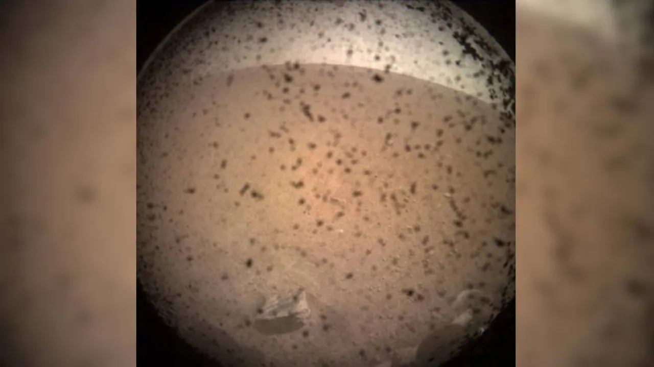 Martian Subsurface Has Ingredients For Present-Day Microbial Life