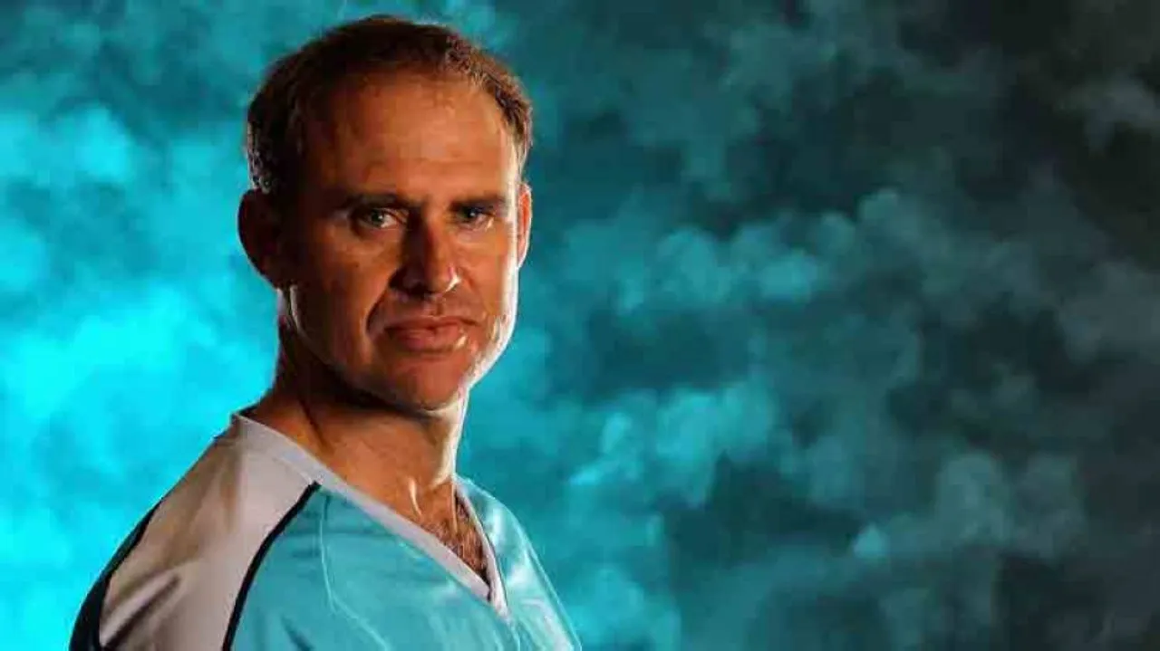 Ex-Australian cricketer Matthew Hayden fractures spine