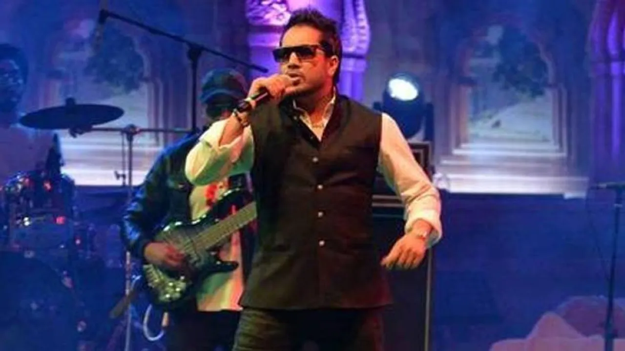 Netizens Slam Mika Singh Post Karachi Performance; Say Bollywood Singer Has No Morality, Humanity & Ethics