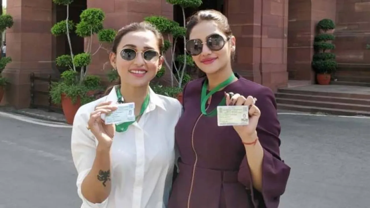 Excited Mimi, Nusrat arrive in Parliament, pose for pictures