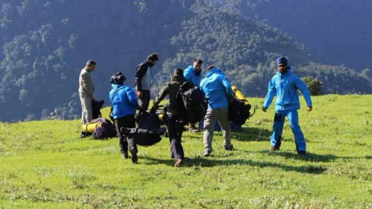 15 mountaineers dropped near AN-32 crash site