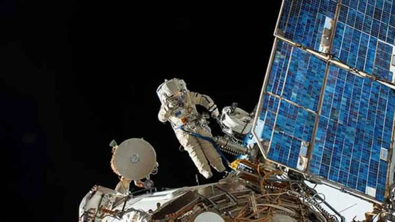 Spacewalk: Russian cosmonauts to check hole in Soyuz docked to ISS