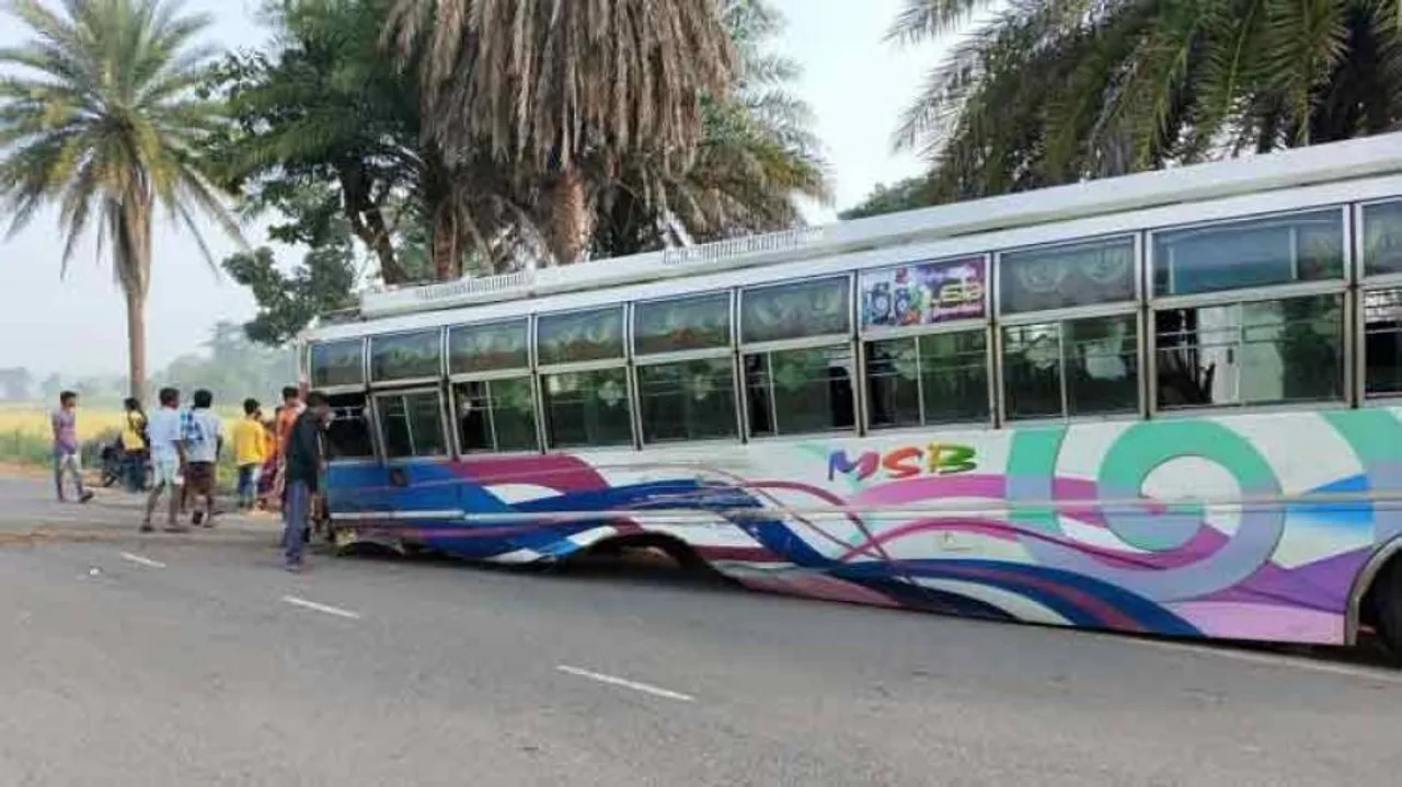 Close Shave For Passengers As Rear Wheels-Axle System Come Off Moving Bus