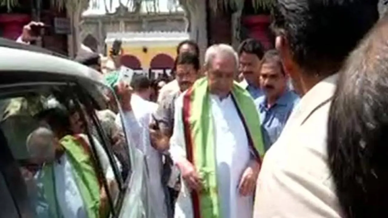 Naveen seeks Manikeshwari blessings before campaigning at Kalahandi
