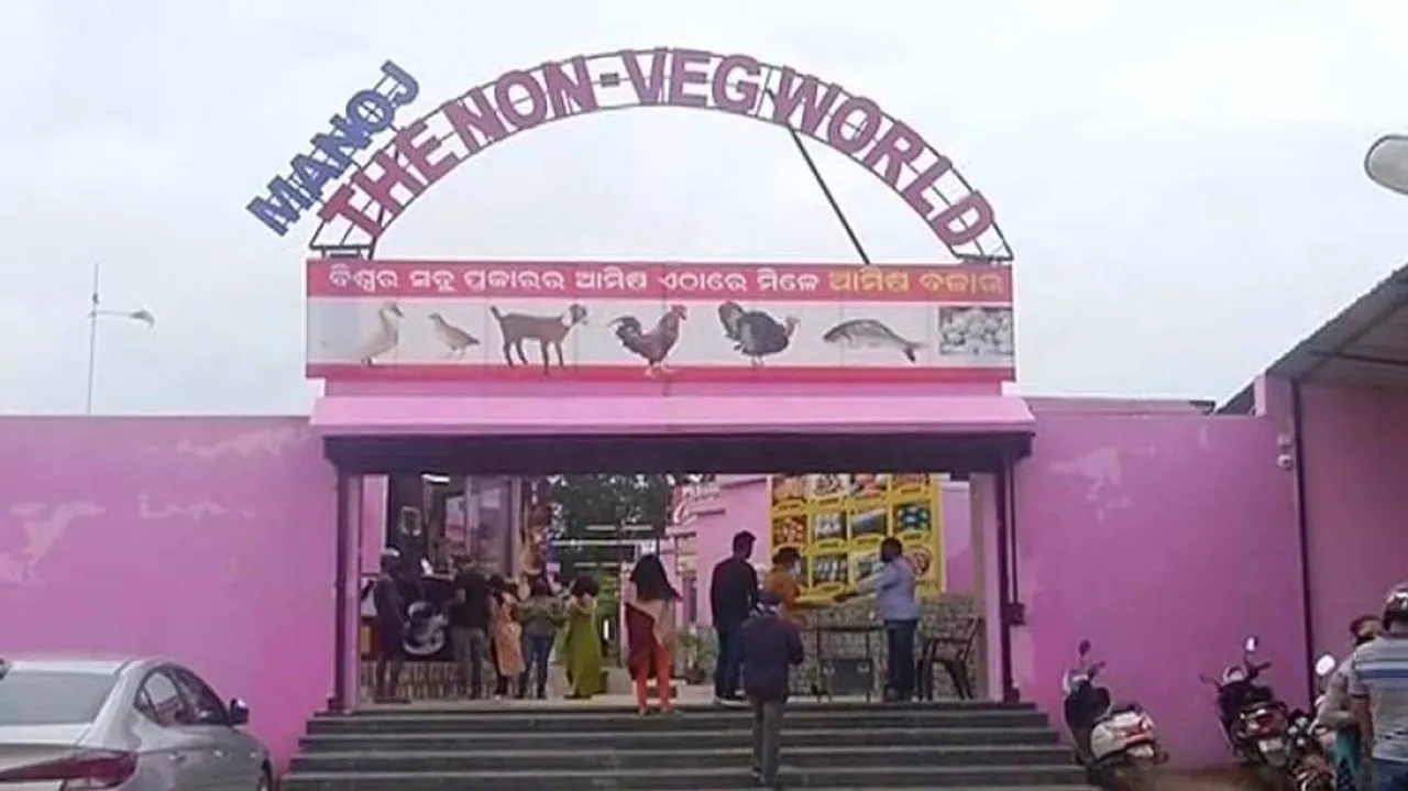 Love Non-Vegan Food? Here's A One-Stop Destination For You