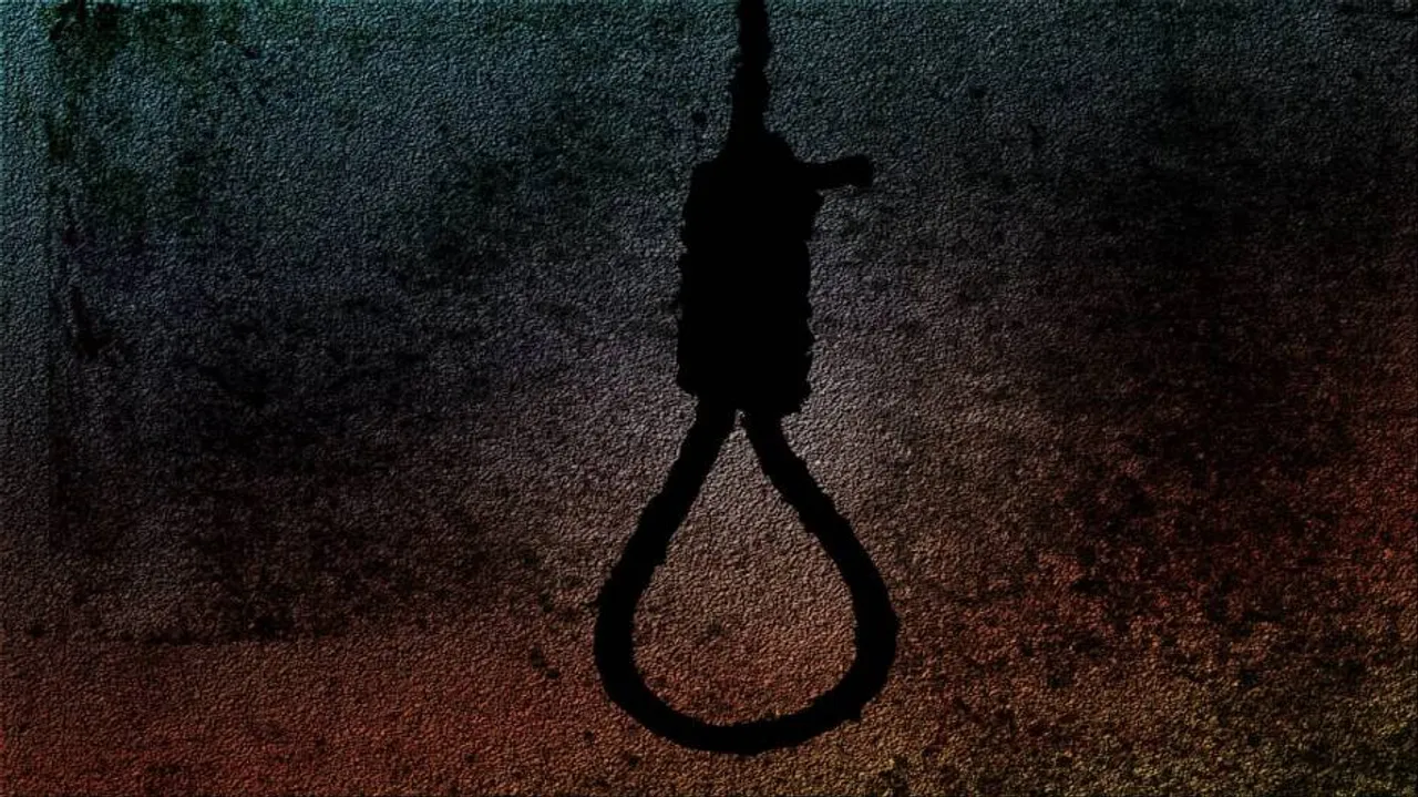 Woman Agriculture Officer found hanging