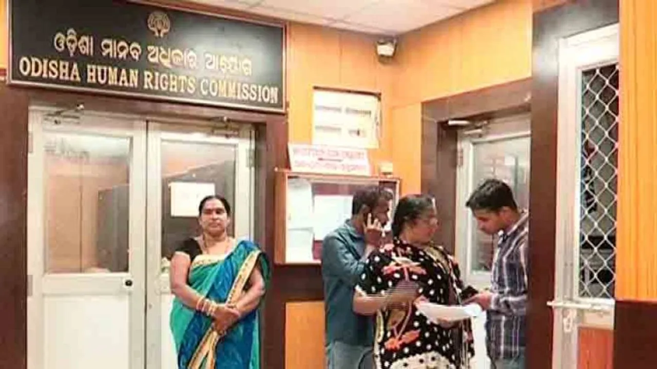Doctor Dadagiri: Father Of Youth Thrashed By VIMSAR Medicos Moves OHRC