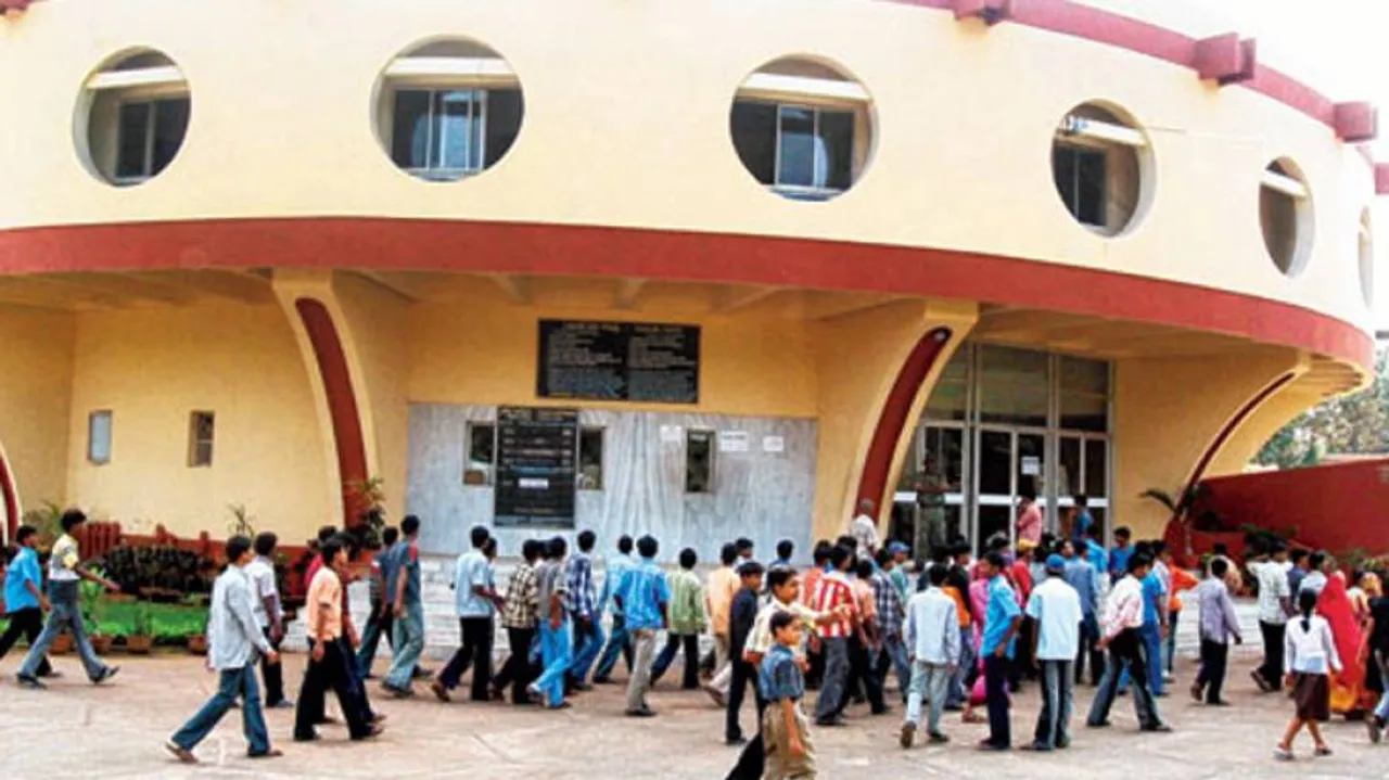 Planetariums In Odisha To Reopen On February 2, Cap Of 50 Visitors Per Show