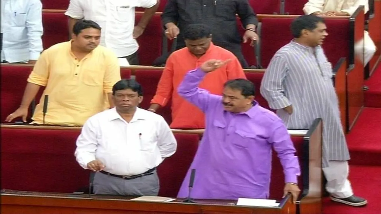 House adjourned till 11.45 am amid Opp din