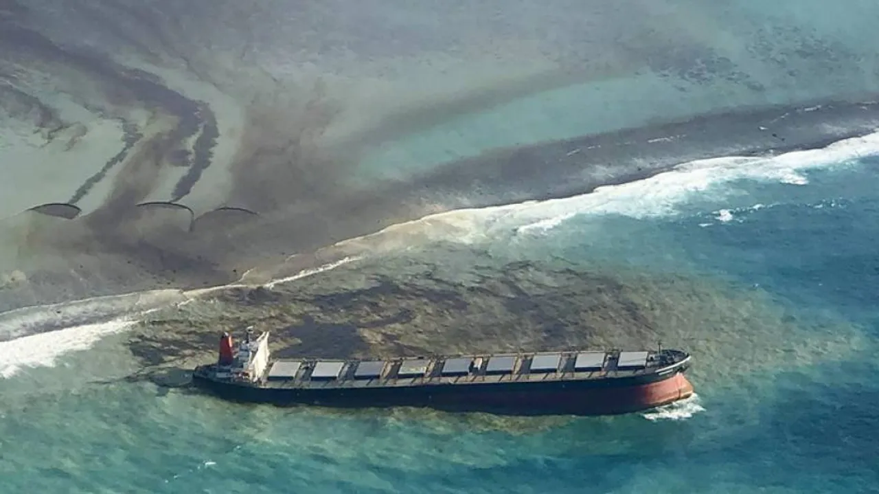 Wrecked Japanese Oil Spill Ship In Mauritius Breaks Apart