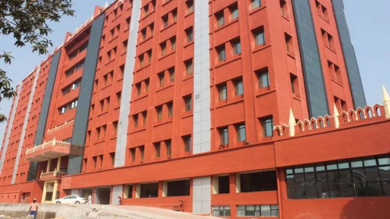 HC imposes fine of Rs 1,000 on chief secretary