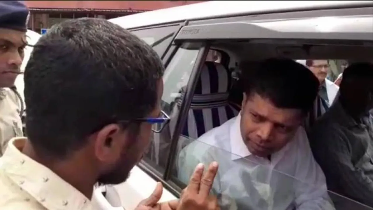 Viral Video: 5T Secretary VK Pandian Evades Complainant In Bolangir