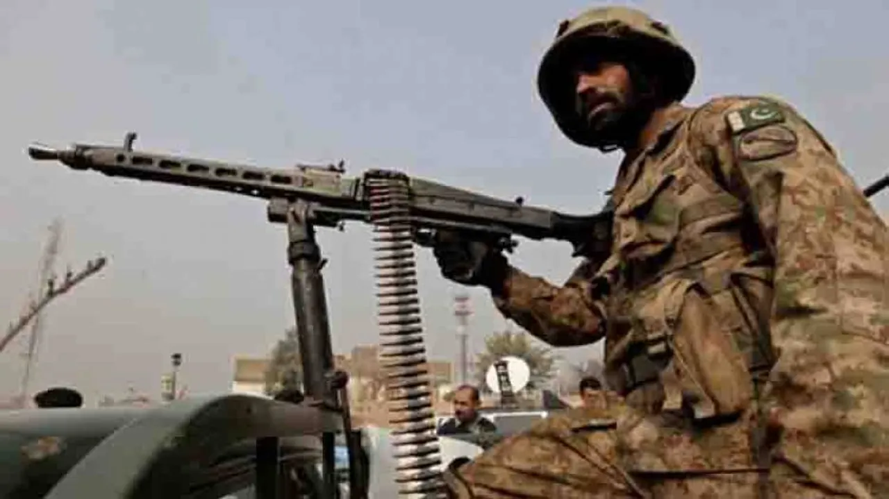 Three Pakistani army officers, soldier killed in blast