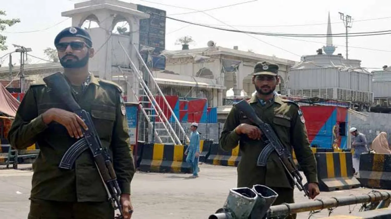 13 killed in clash between two groups in Pakistan