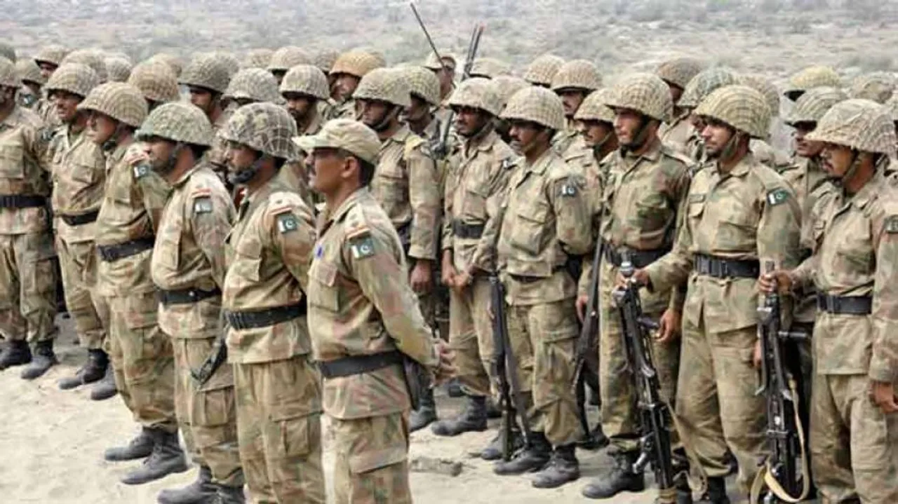 Pak moves 2,000 soldiers within 30 kms of LoC