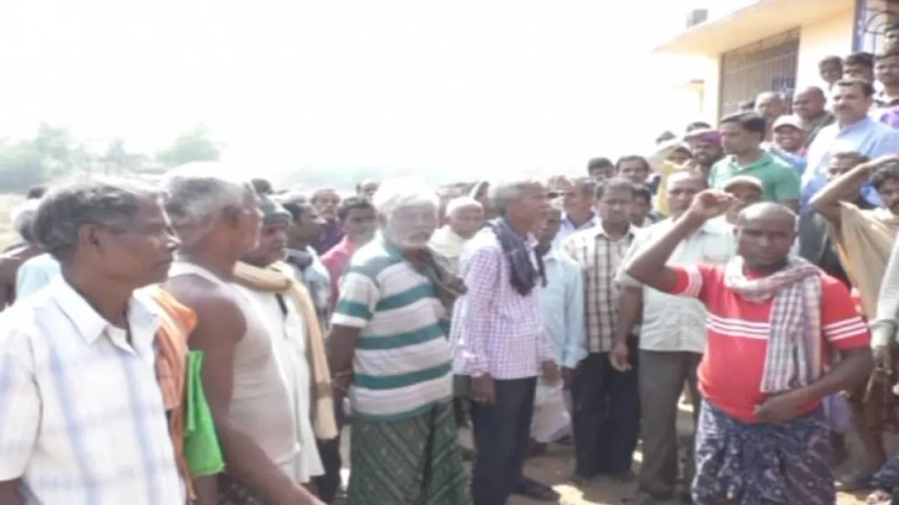 Farmers gherao panchayat office alleging irregularities in KALIA scheme