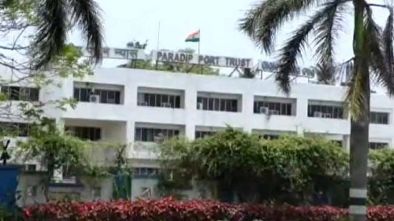Job aspirants allege irregularity in recruitment process by Paradip Port Trust