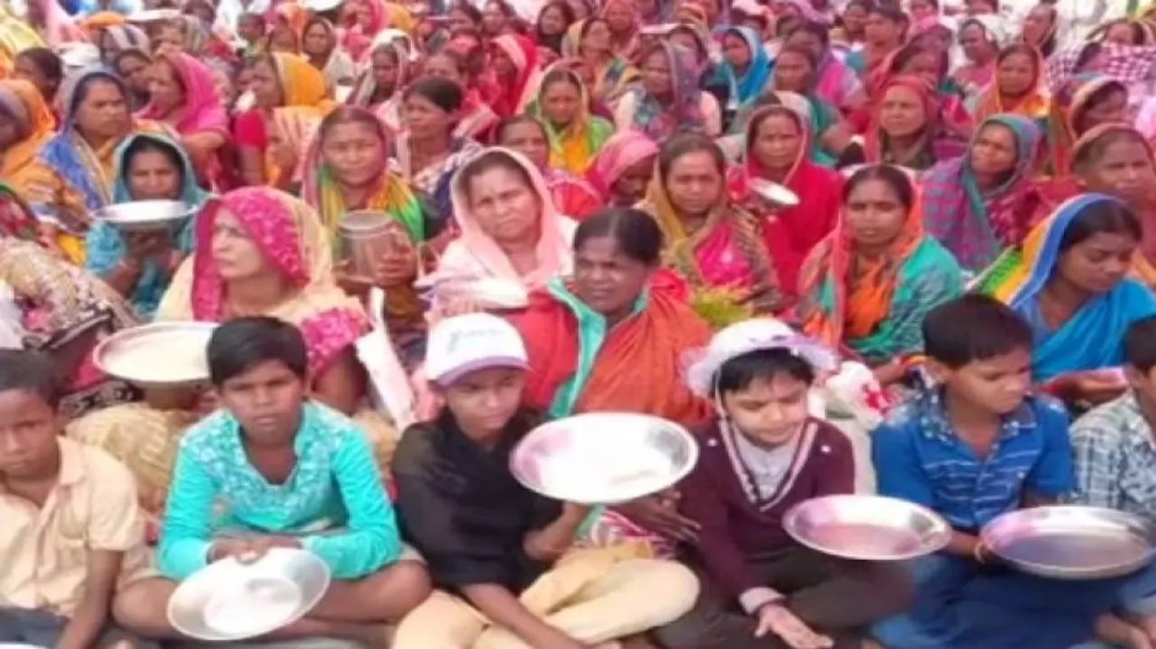 Farmers stage protest in front of Paradip refinery
