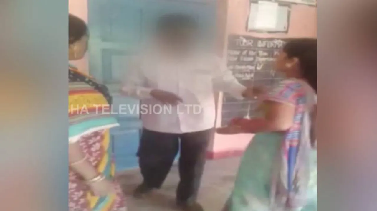 Women Thrash PEO For ‘Duping’ PMAY Beneficiaries In Odisha